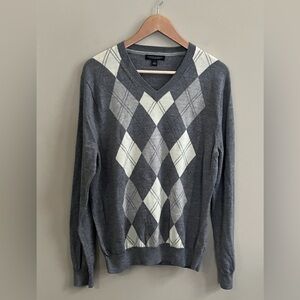 Banana Republic grey v neck argyle merino wool sweater size large